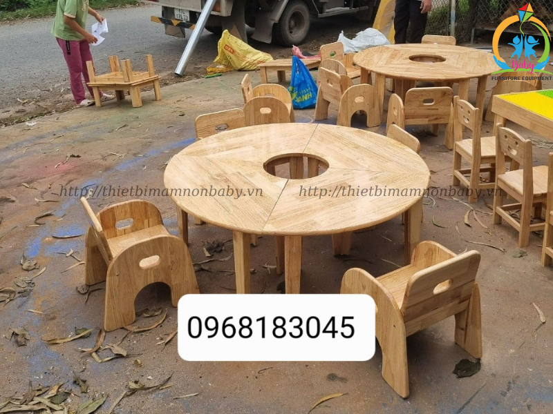 Bàn tròn 4 miếng ghép lại - BB1146